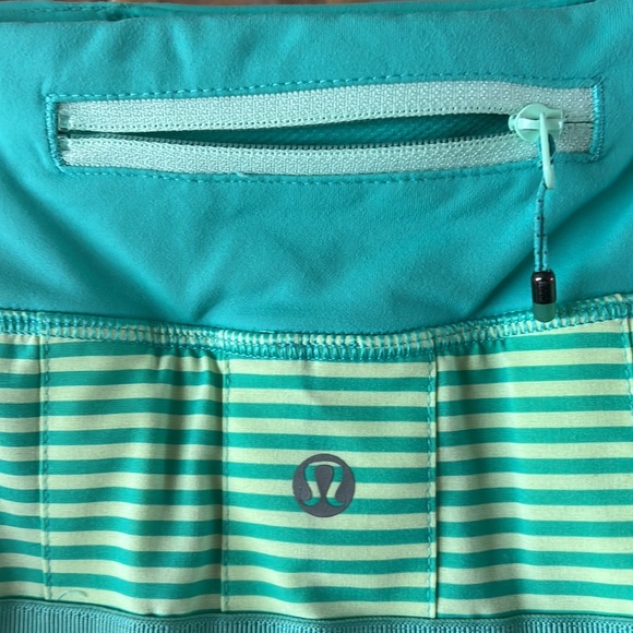 Lululemon Pace Setter Skirt. Clear mint/Bali breeze stripe. Size 2 - Picture 4 of 8